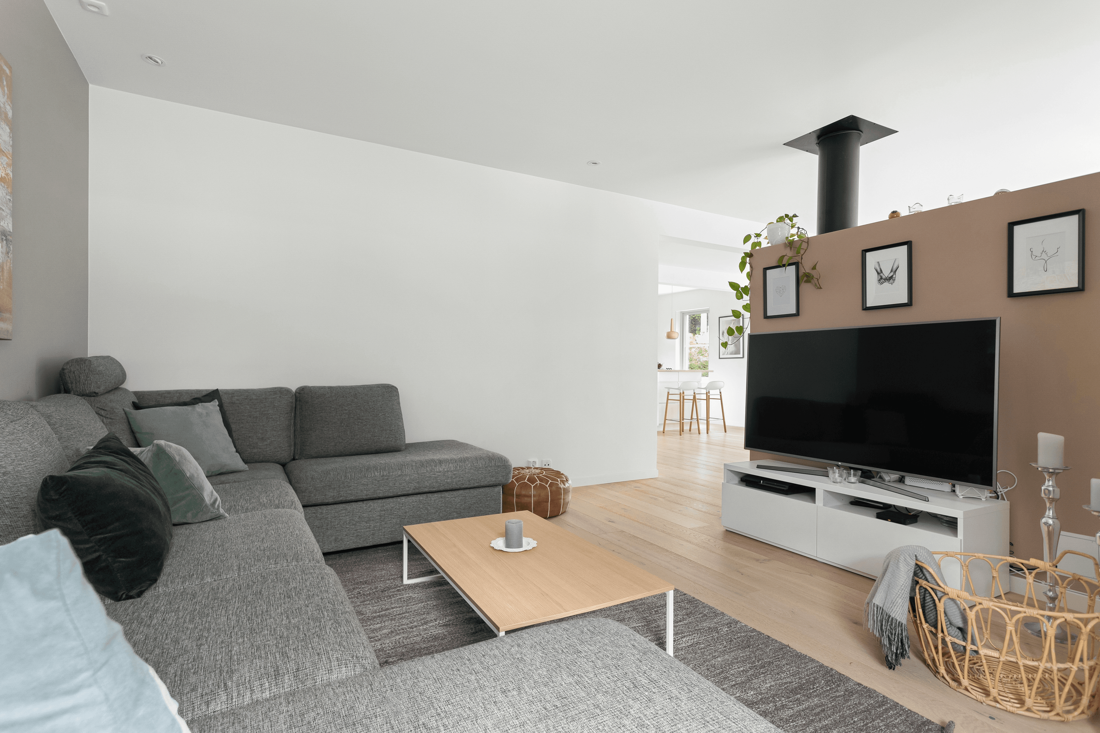 SynQ Tahanan living room preview